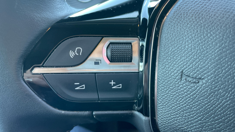 Peugeot 208 1.2 PureTech 100 Allure Premium 5dr Petrol Hatchback